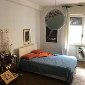 Maison d'hôtes In Via Tolstoi Milan